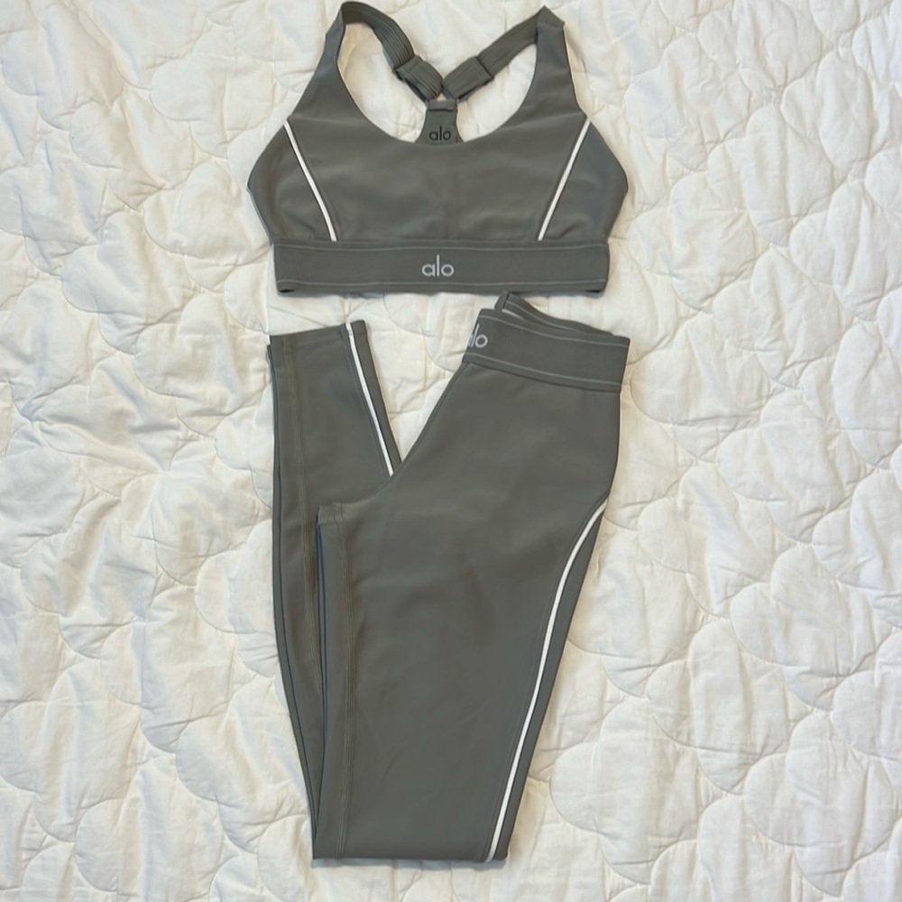 ALO Yoga Gray Sports Bra and Leggings Set